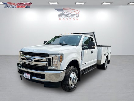 2018 Ford F-350 Chassis XLT Truck Super Cab