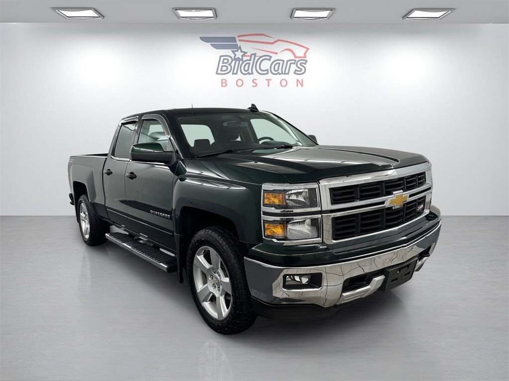 2015 Chevrolet Silverado 1500 LT photo 3