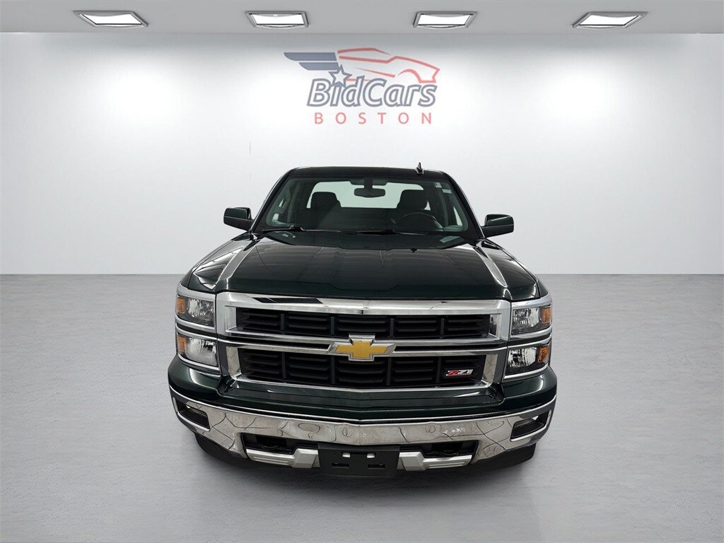 2015 Chevrolet Silverado 1500 LT photo 2