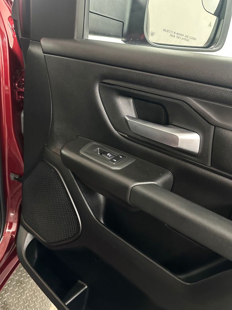 2025 RAM Ram 1500 Pickup Tradesman - Photo 31