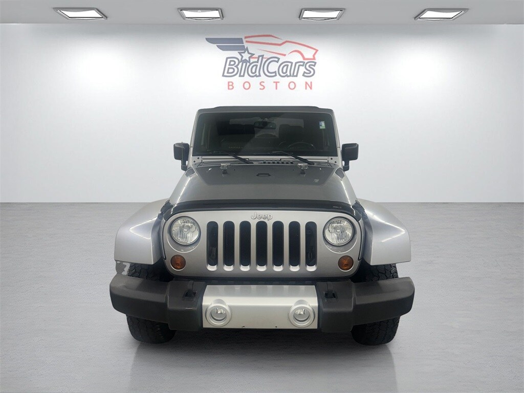 2013 Jeep Wrangler Sahara photo 2