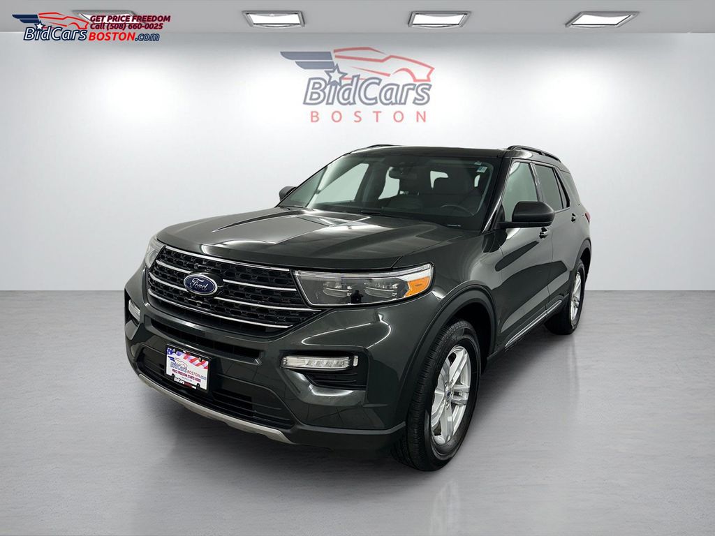 2022 Ford Explorer XLT 4WD's photo