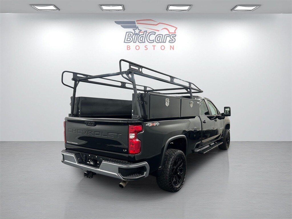 2022 Chevrolet Silverado 2500HD LT photo 2