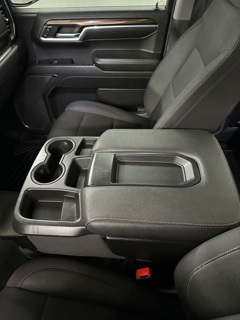 2023 Chevrolet Silverado 1500 LT - Photo 17