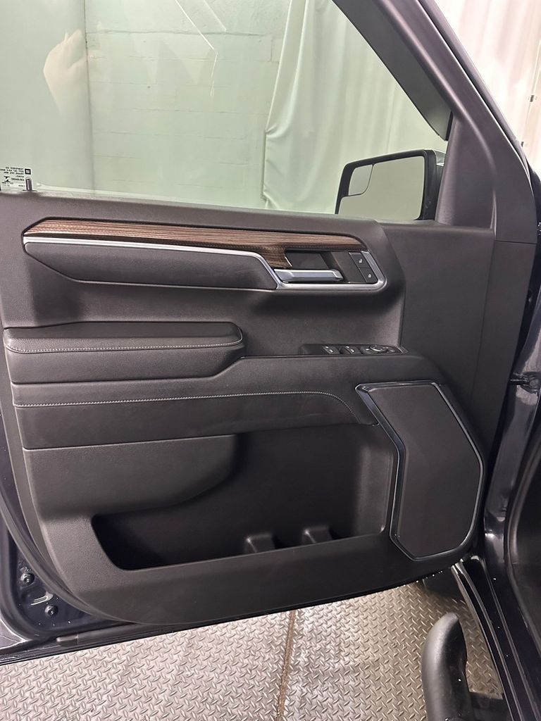 2023 Chevrolet Silverado 1500 LT - Photo 8