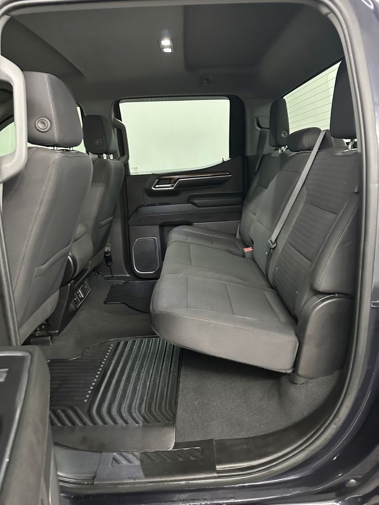 2023 Chevrolet Silverado 1500 LT - Photo 28