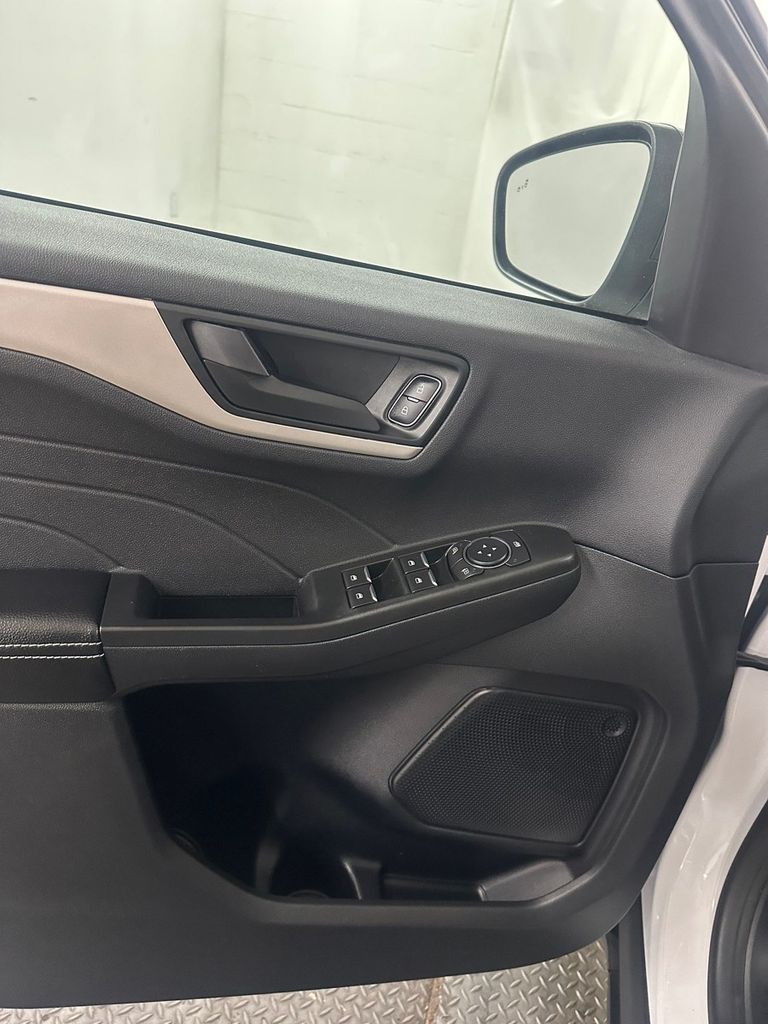2022 Ford Escape SE - Photo 9