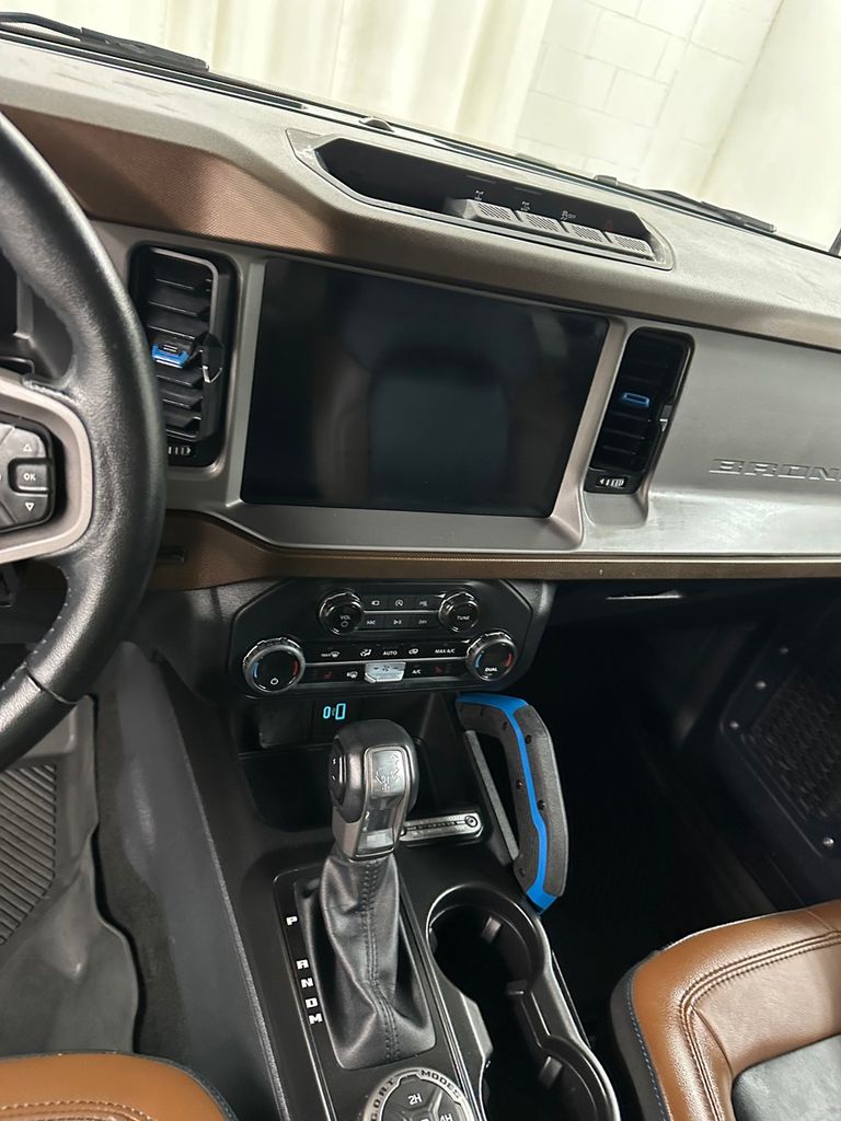 2023 Ford Bronco 4-Door Outer Banks - Photo 17