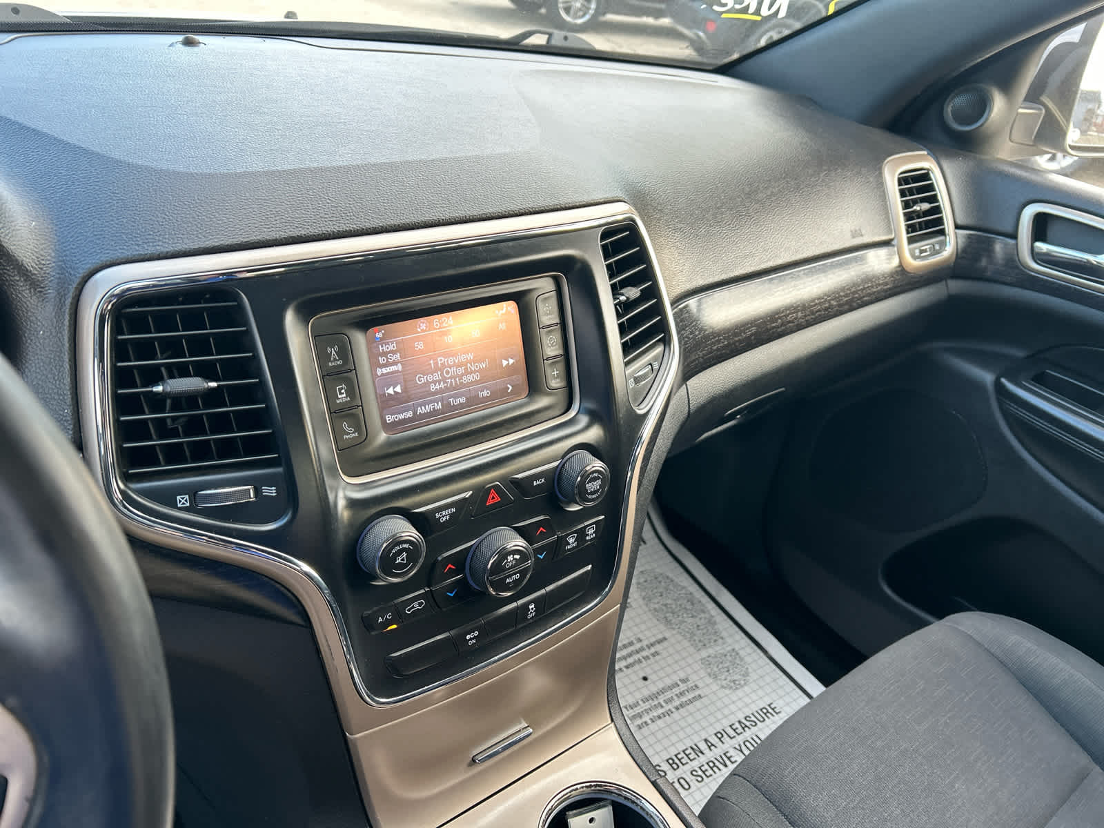 2014 Jeep Grand Cherokee Laredo - Photo 21