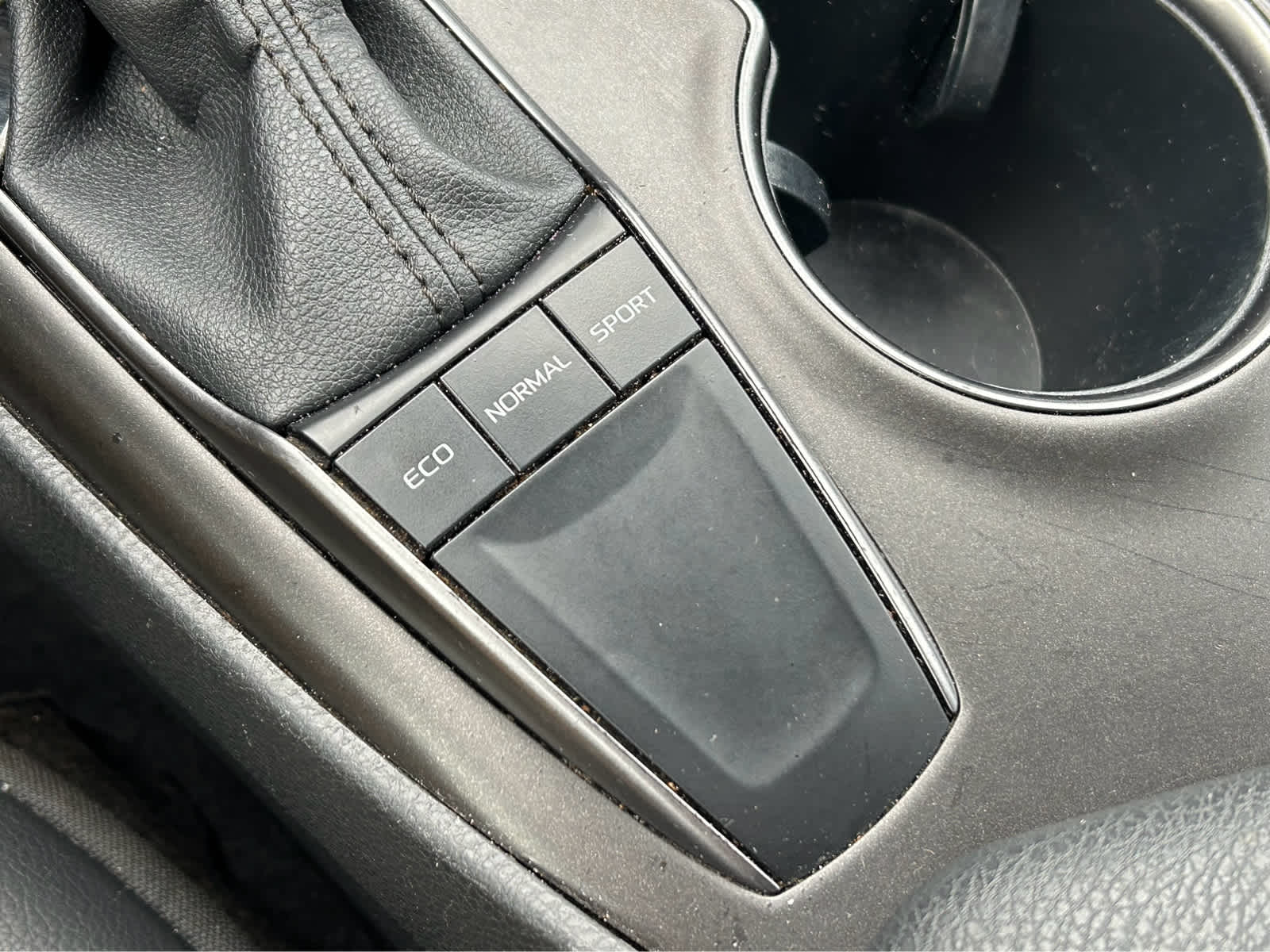 2023 Toyota Camry SE - Photo 30