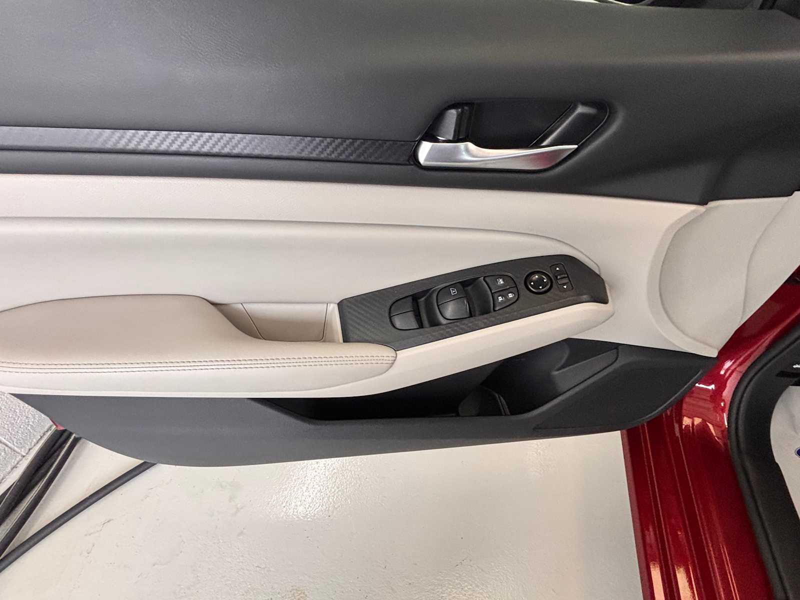 2025 Nissan Altima SV - Photo 17
