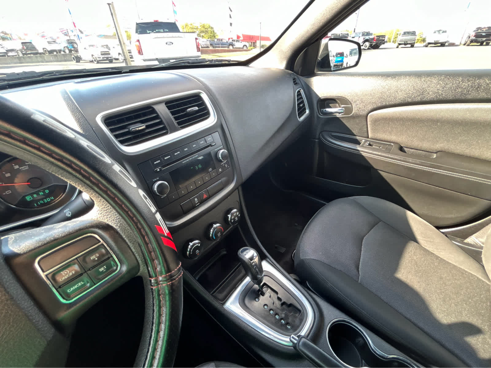 2013 Dodge Avenger SE - Photo 18