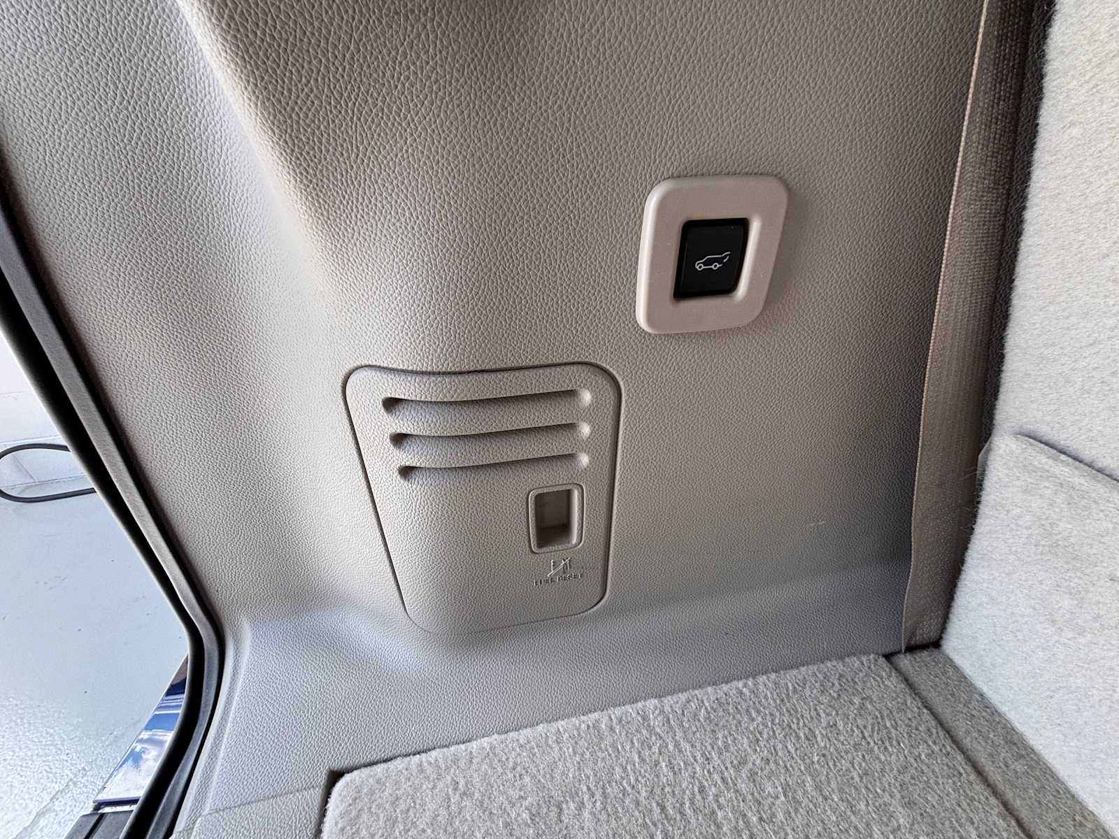 2010 Lincoln Navigator Base - Photo 12