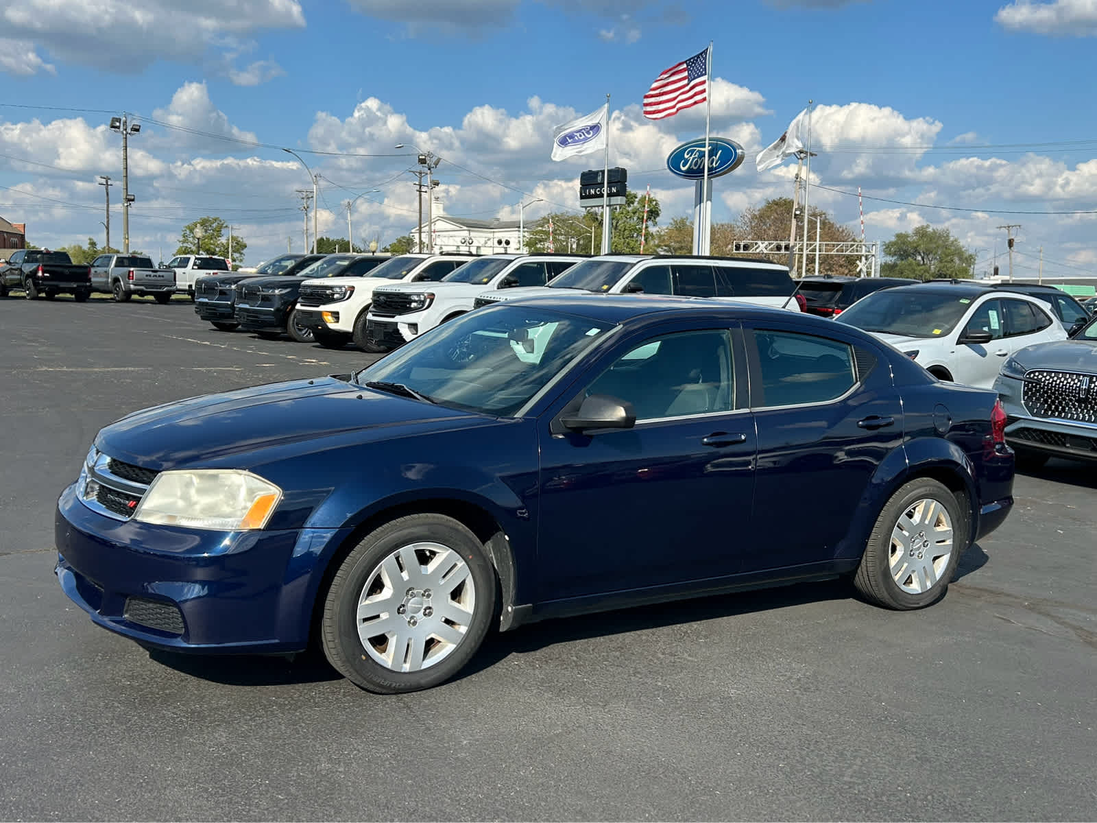 2013 Dodge Avenger SE - Photo 2