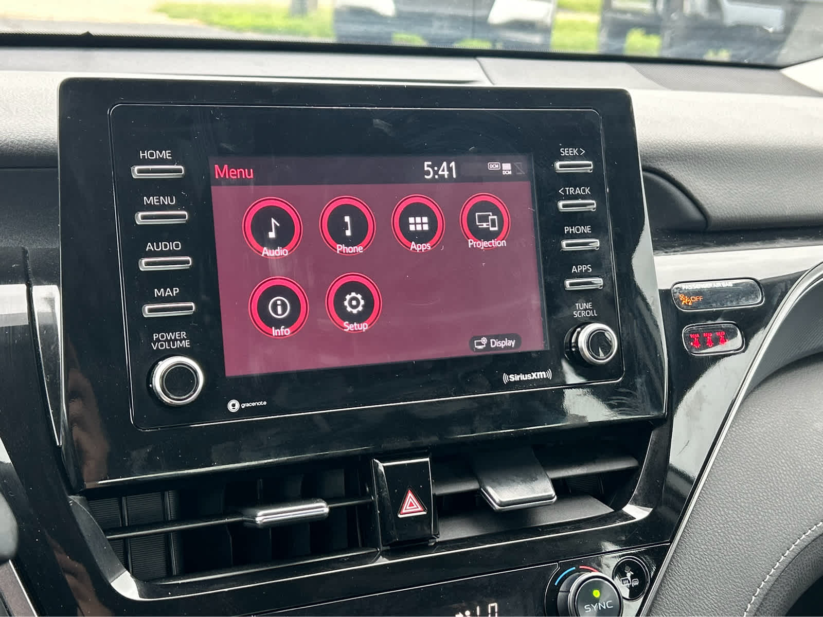 2023 Toyota Camry SE - Photo 23