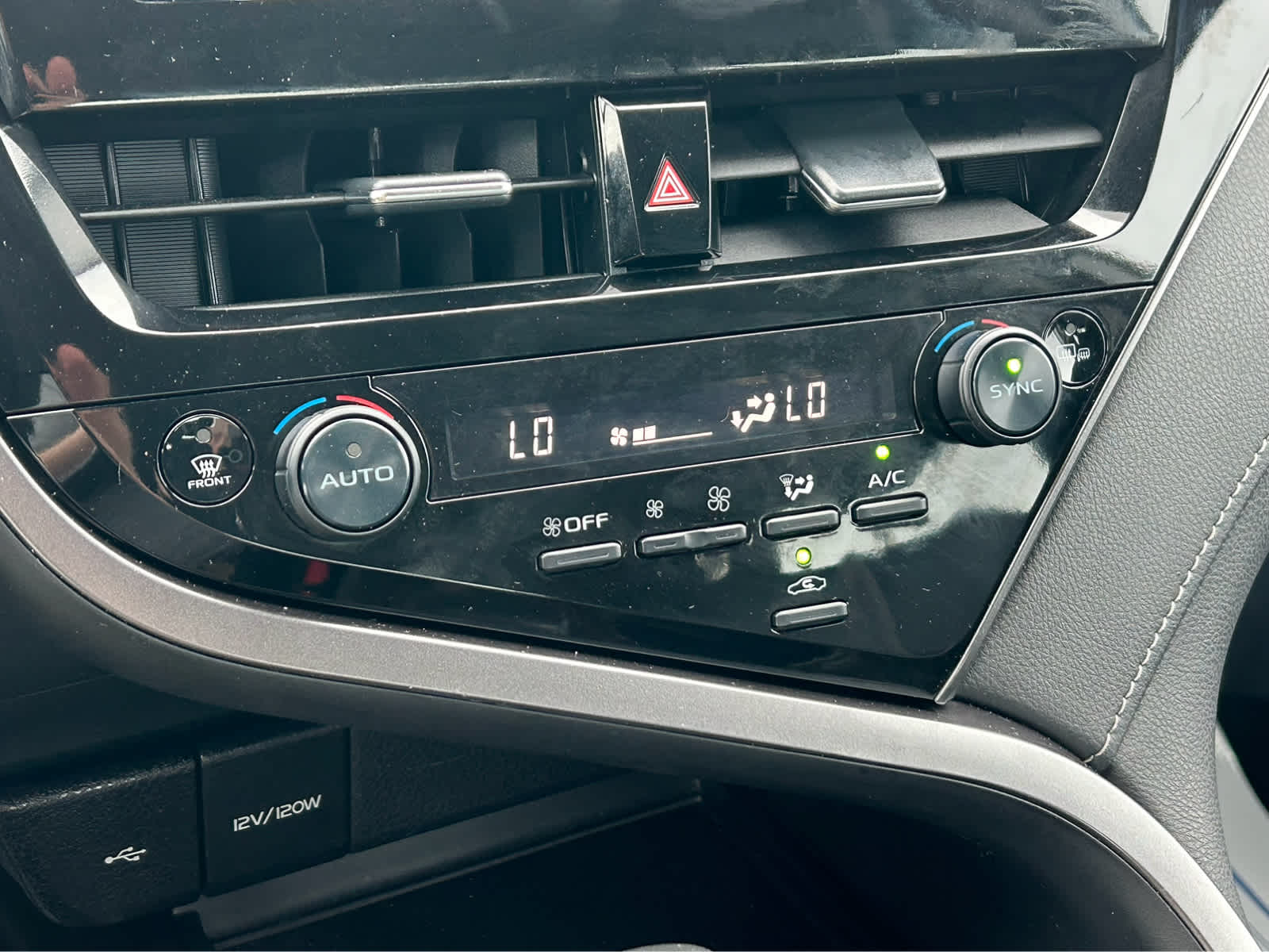 2023 Toyota Camry SE - Photo 27