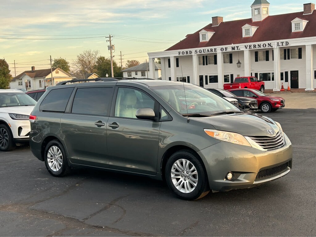 Used 2013 Toyota Sienna XLE 7-Pass Van V6 FWD