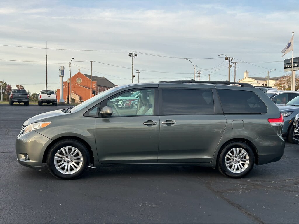 Used 2013 Toyota Sienna XLE 7-Pass Van V6 FWD