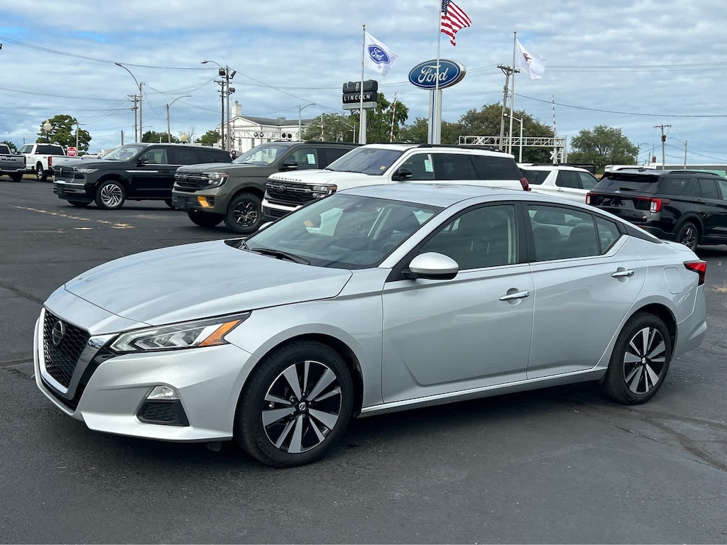 Used 2022 Nissan Altima 2.5 SV AWD Sedan