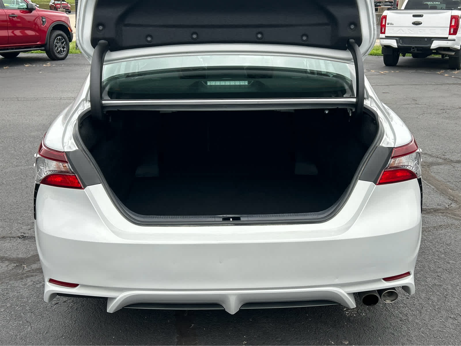 2023 Toyota Camry SE - Photo 6