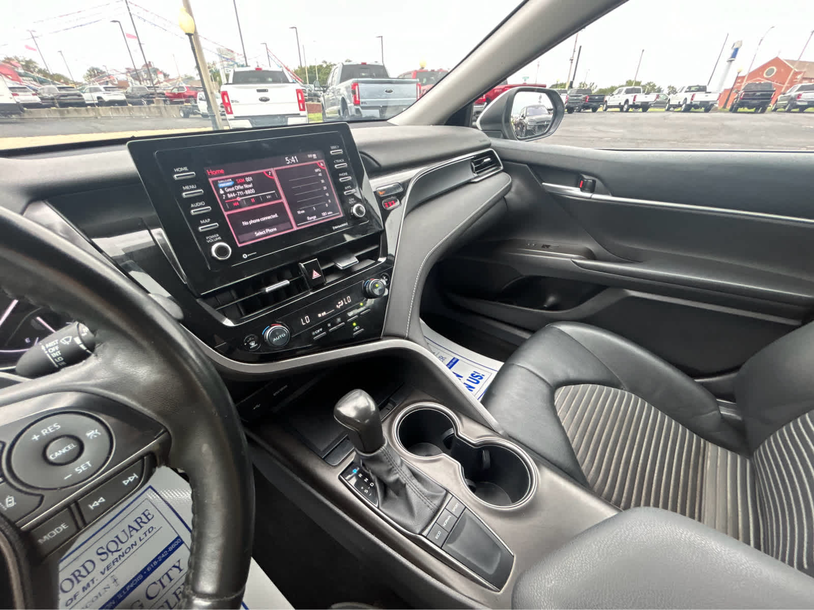 2023 Toyota Camry SE - Photo 21