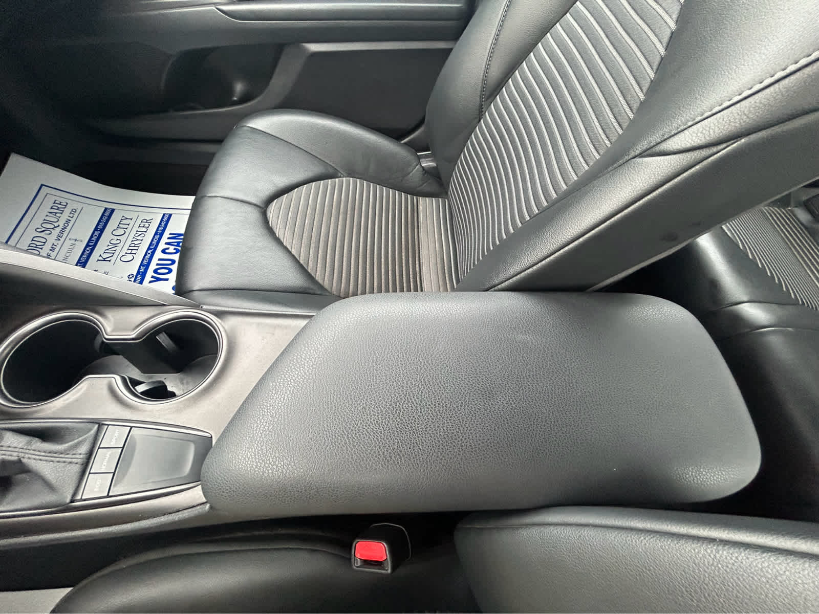 2023 Toyota Camry SE - Photo 32