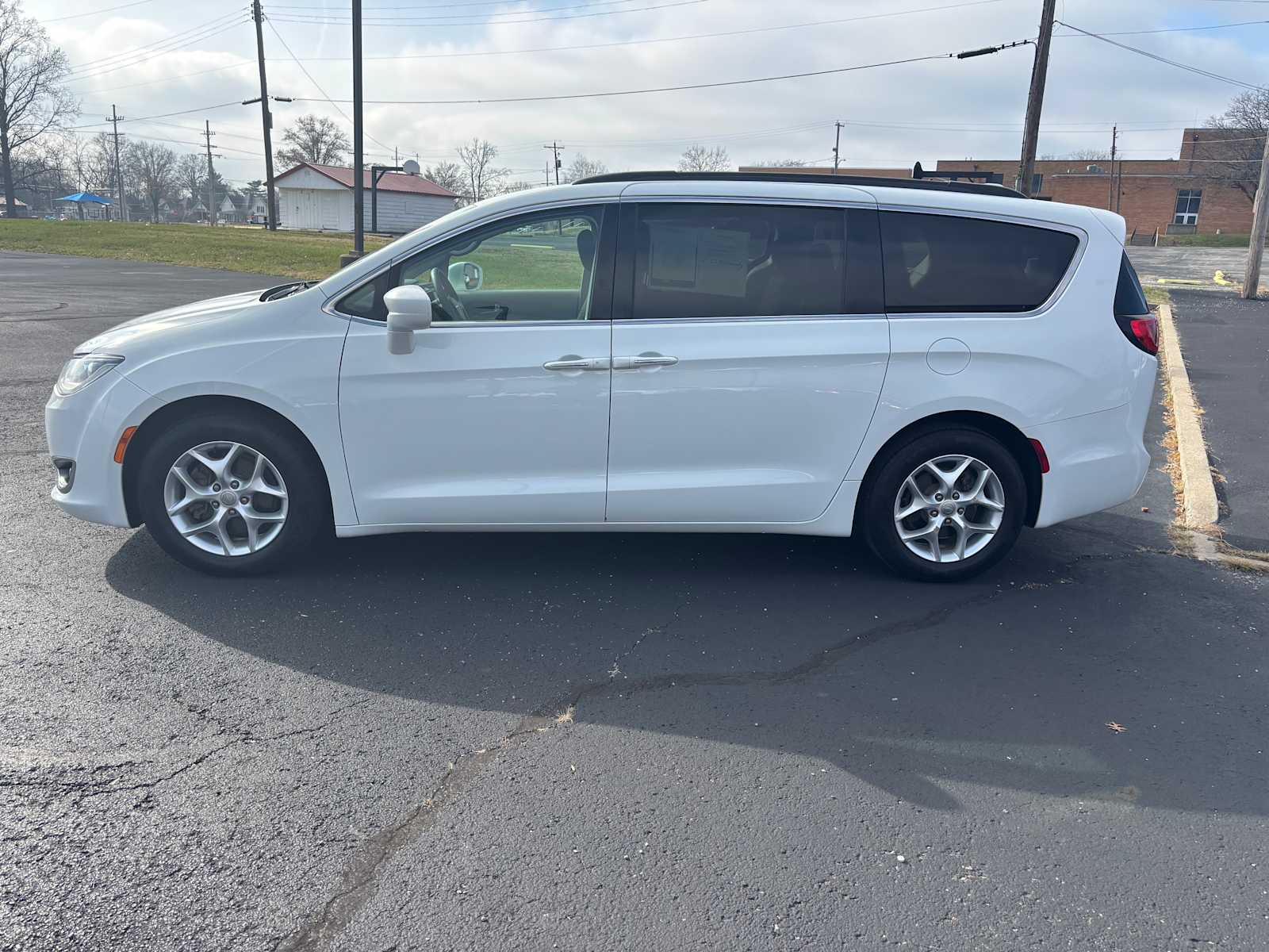 2018 Chrysler Pacifica Touring Plus's photo