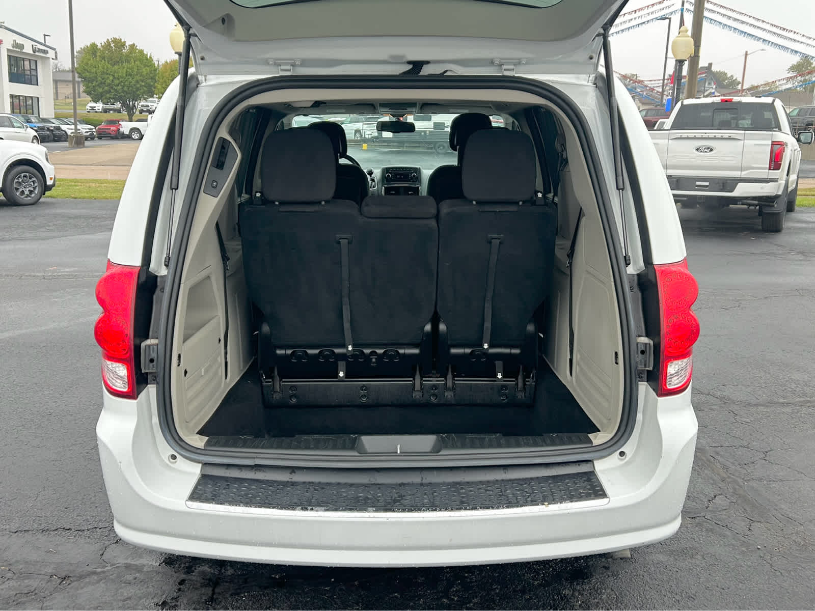 2014 Dodge Grand Caravan SXT - Photo 6