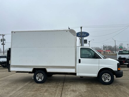 2015 GMC Savana Commercial Cutaway 3500 Van 139 3500 Van 139