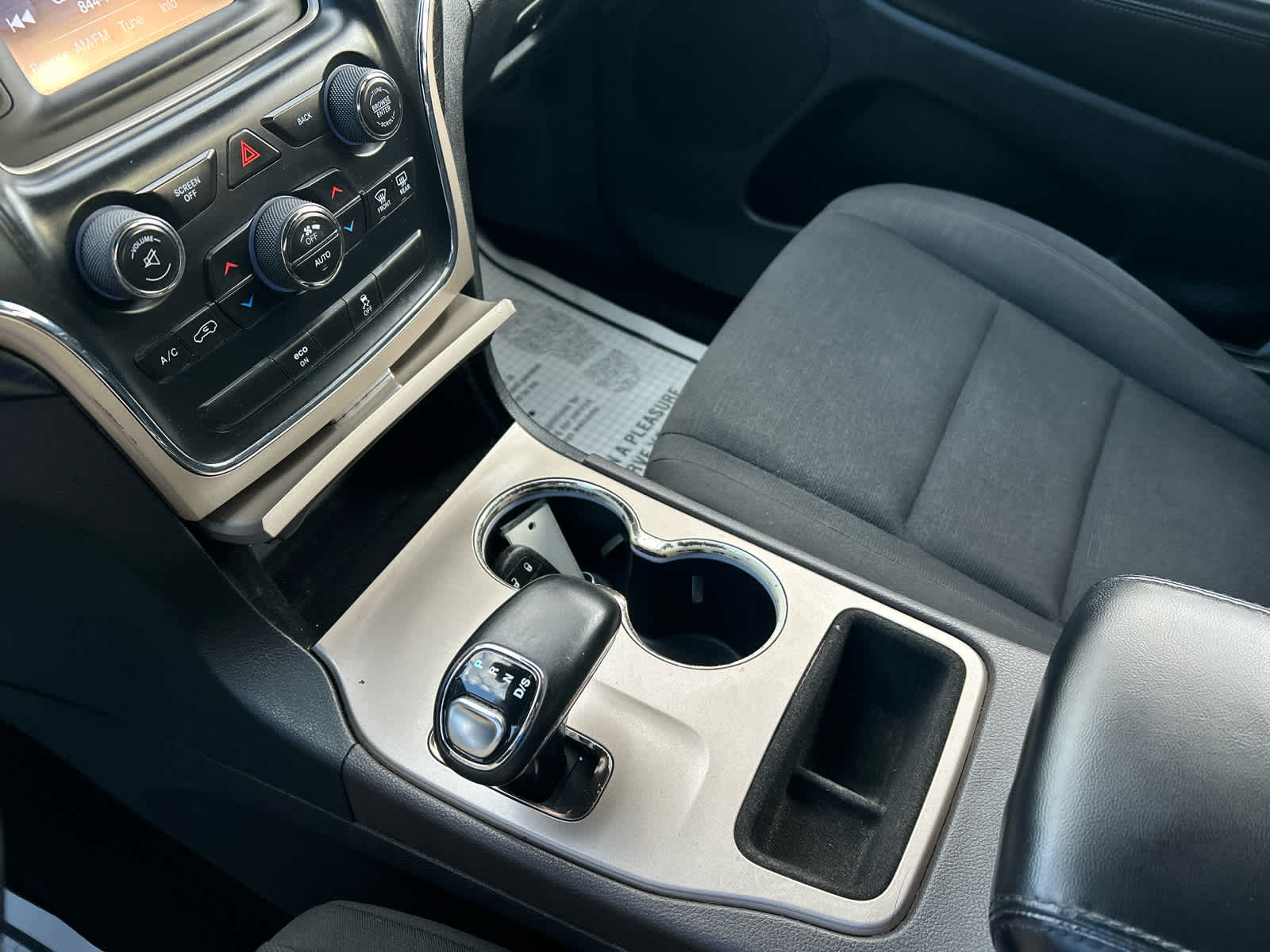 2014 Jeep Grand Cherokee Laredo - Photo 28