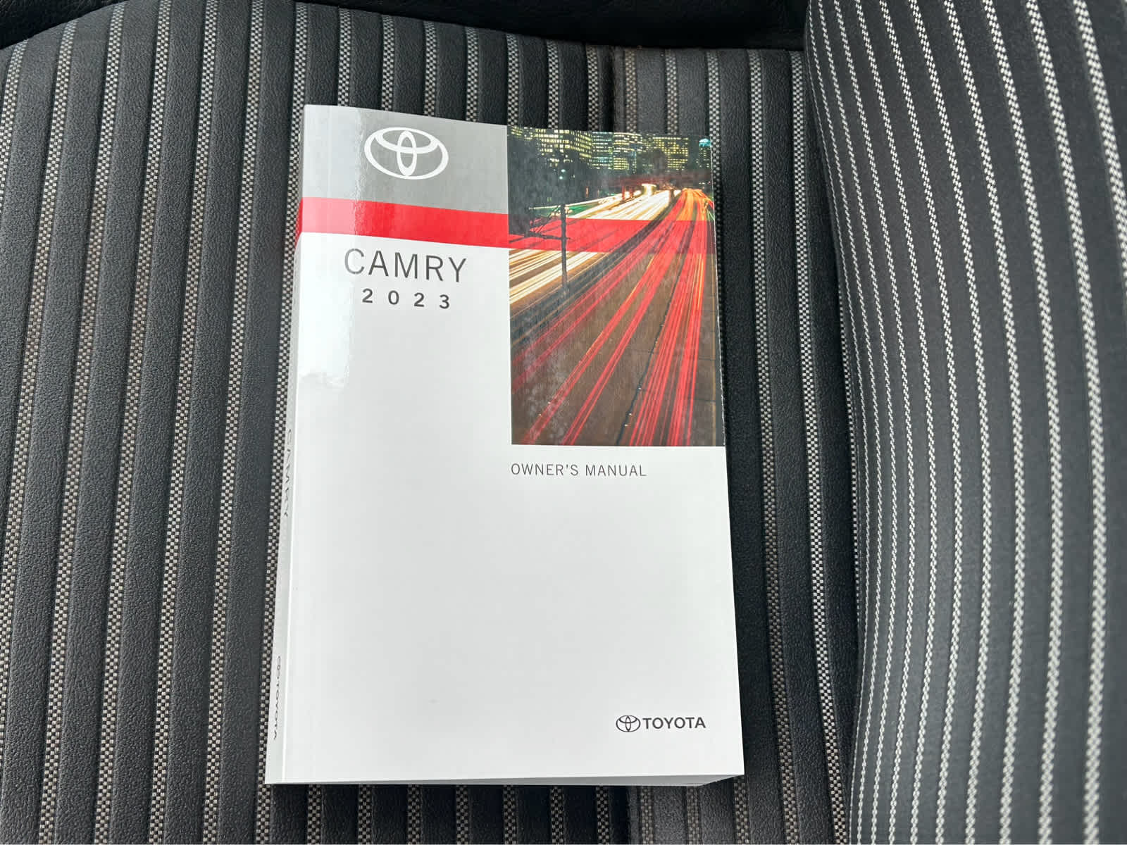 2023 Toyota Camry SE - Photo 37