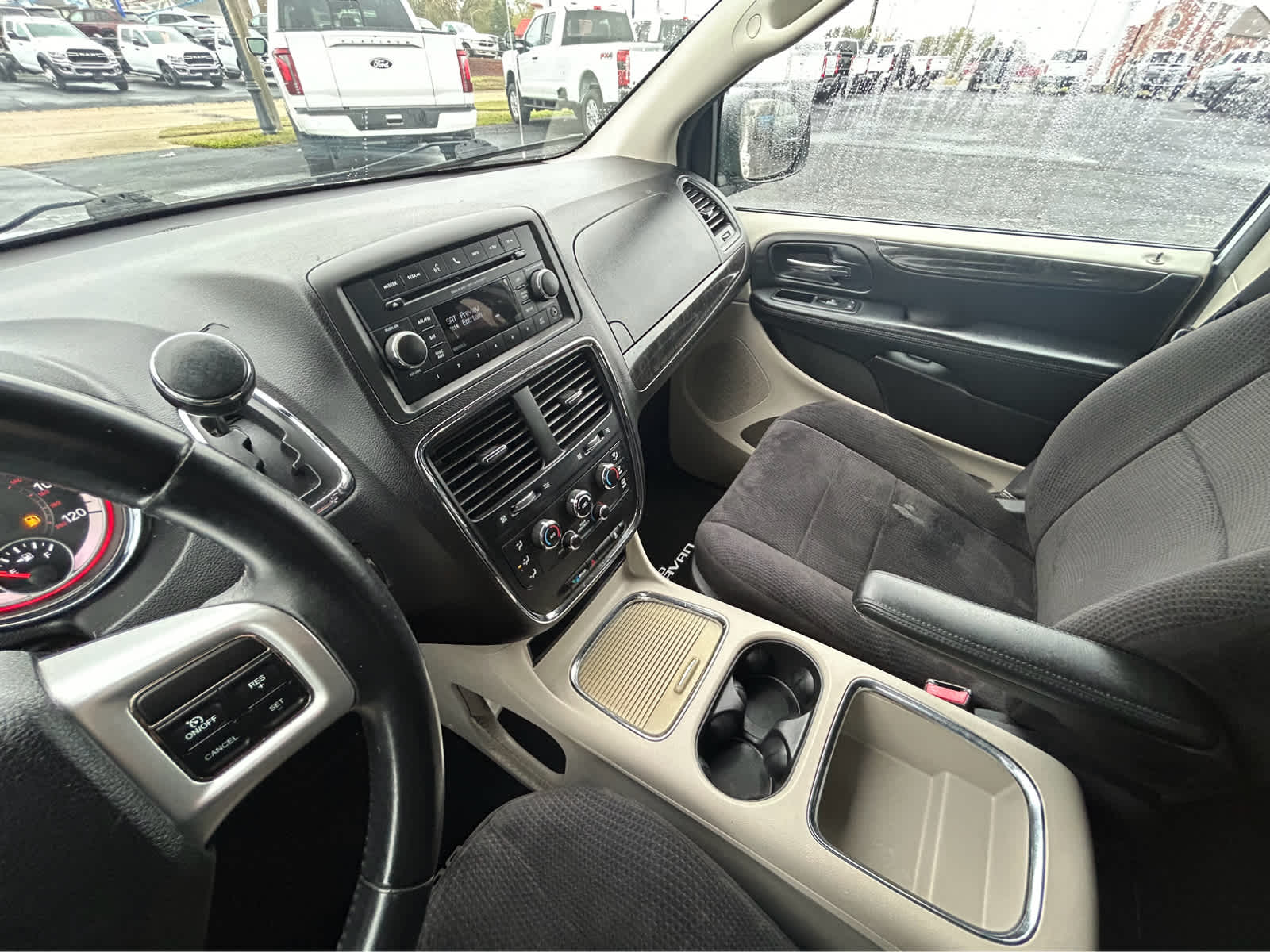 2014 Dodge Grand Caravan SXT - Photo 28