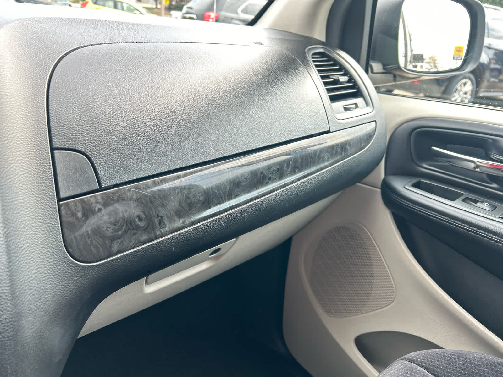 2014 Dodge Grand Caravan SE - Photo 28