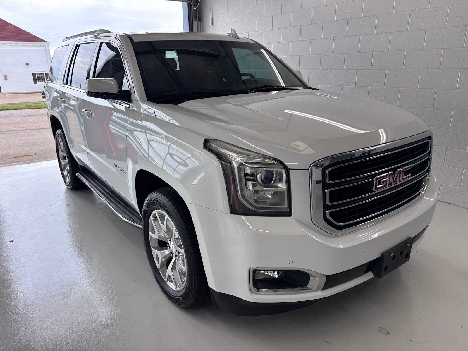 2016 GMC Yukon 4WD SLE's photo