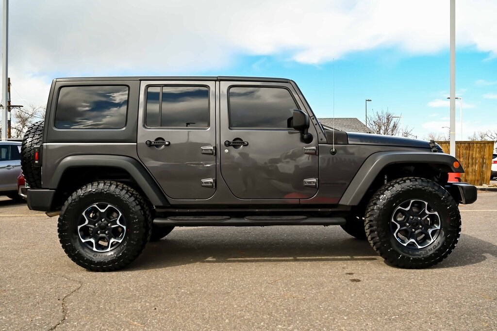 2017 Jeep Wrangler Unlimited Sport photo 3