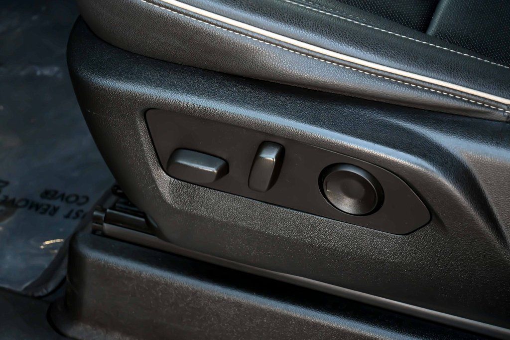 2023 GMC Yukon XL SLT - Photo 16