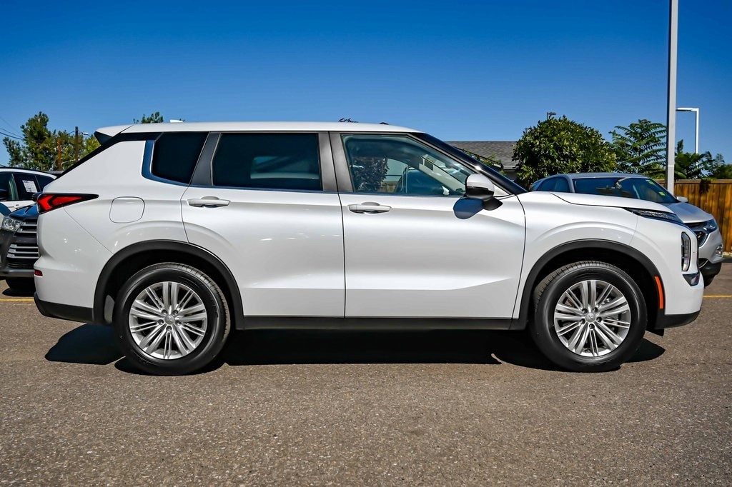 Used 2024 Mitsubishi Outlander ES SUV