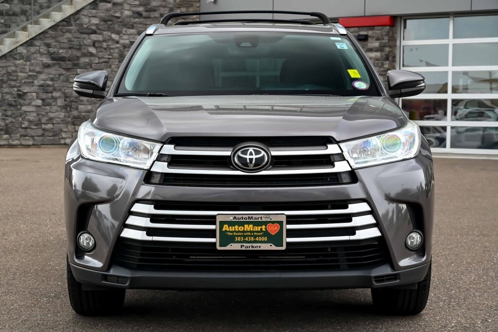 2019 Toyota Highlander XLE photo 2