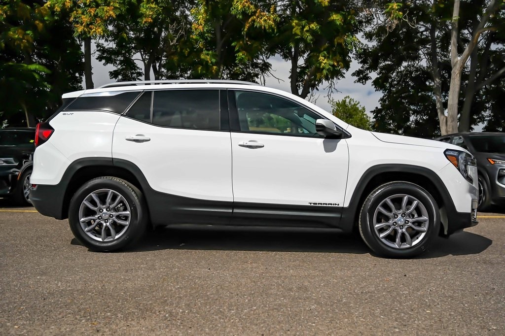 Used 2024 GMC Terrain SLT SUV