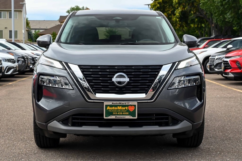 2023 Nissan Rogue SV photo 2