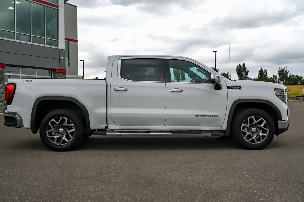 2022 Gmc Sierra 1500 SLT photo 3