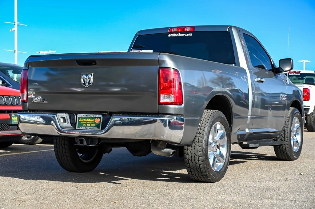 2013 Ram 1500 SLT photo 4