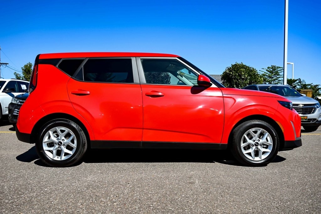 Used 2024 Kia Soul LX Hatchback