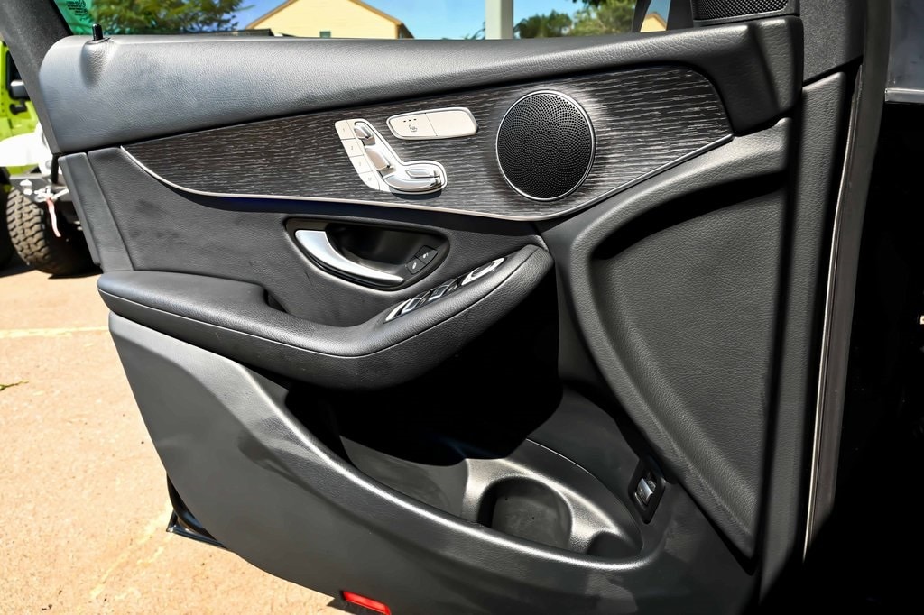 Image of 2021 Mercedes-Benz GLC 300 4MATIC SUV