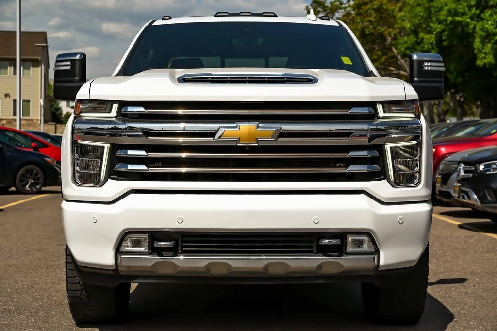 2022 Chevrolet Silverado 3500HD High Country photo 2