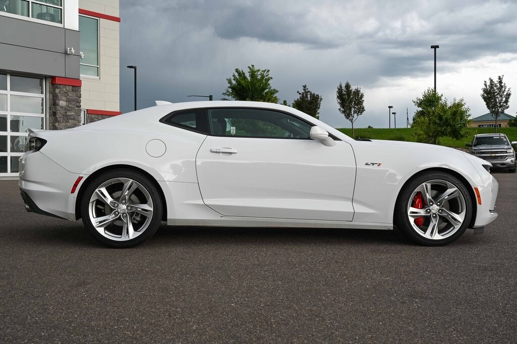 2023 Chevrolet Camaro LT1 photo 3