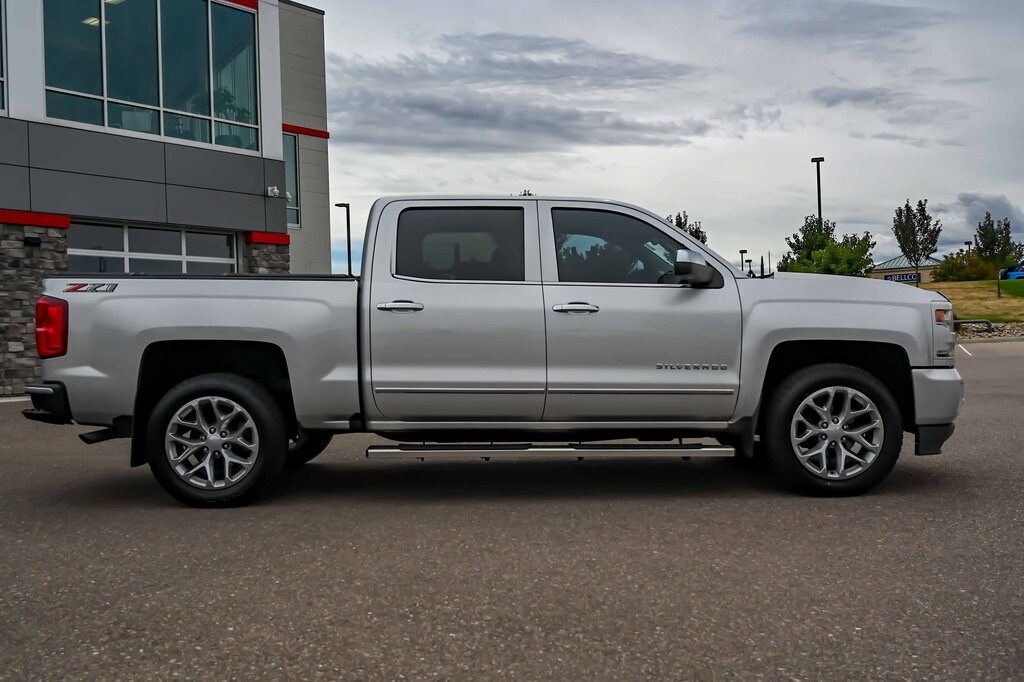 2018 Chevrolet Silverado 1500 LTZ photo 3