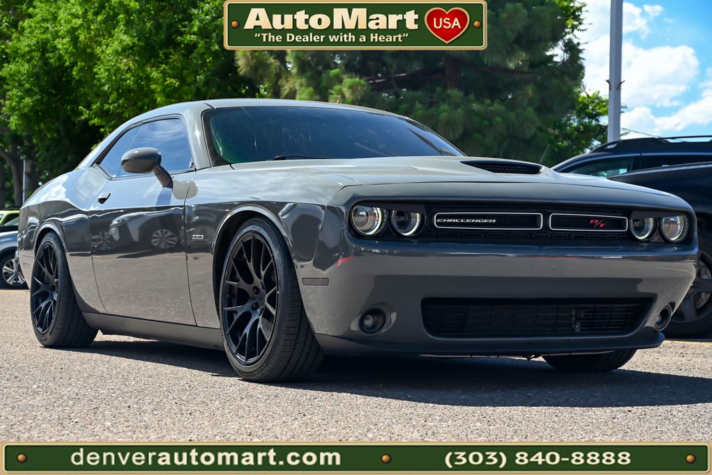 2017 Dodge Challenger R/T's photo