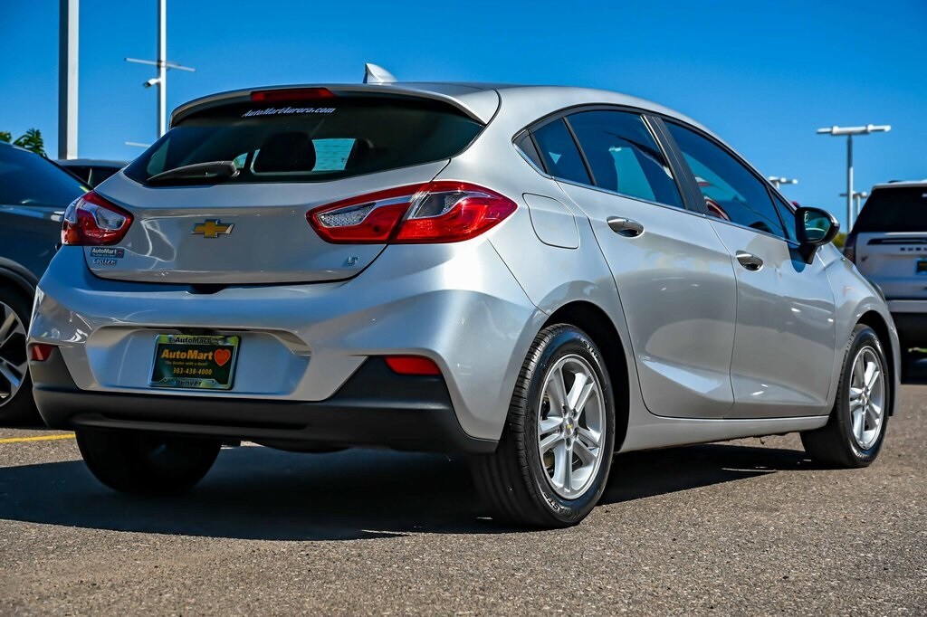 2017 Chevrolet Cruze LT photo 4