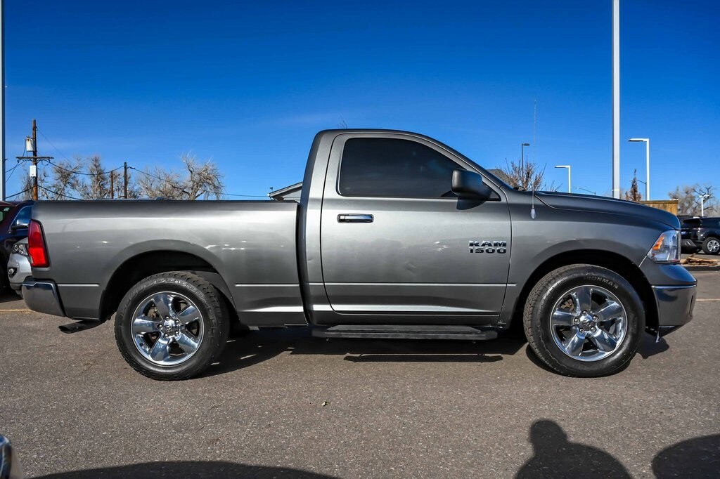 2013 Ram 1500 SLT photo 3